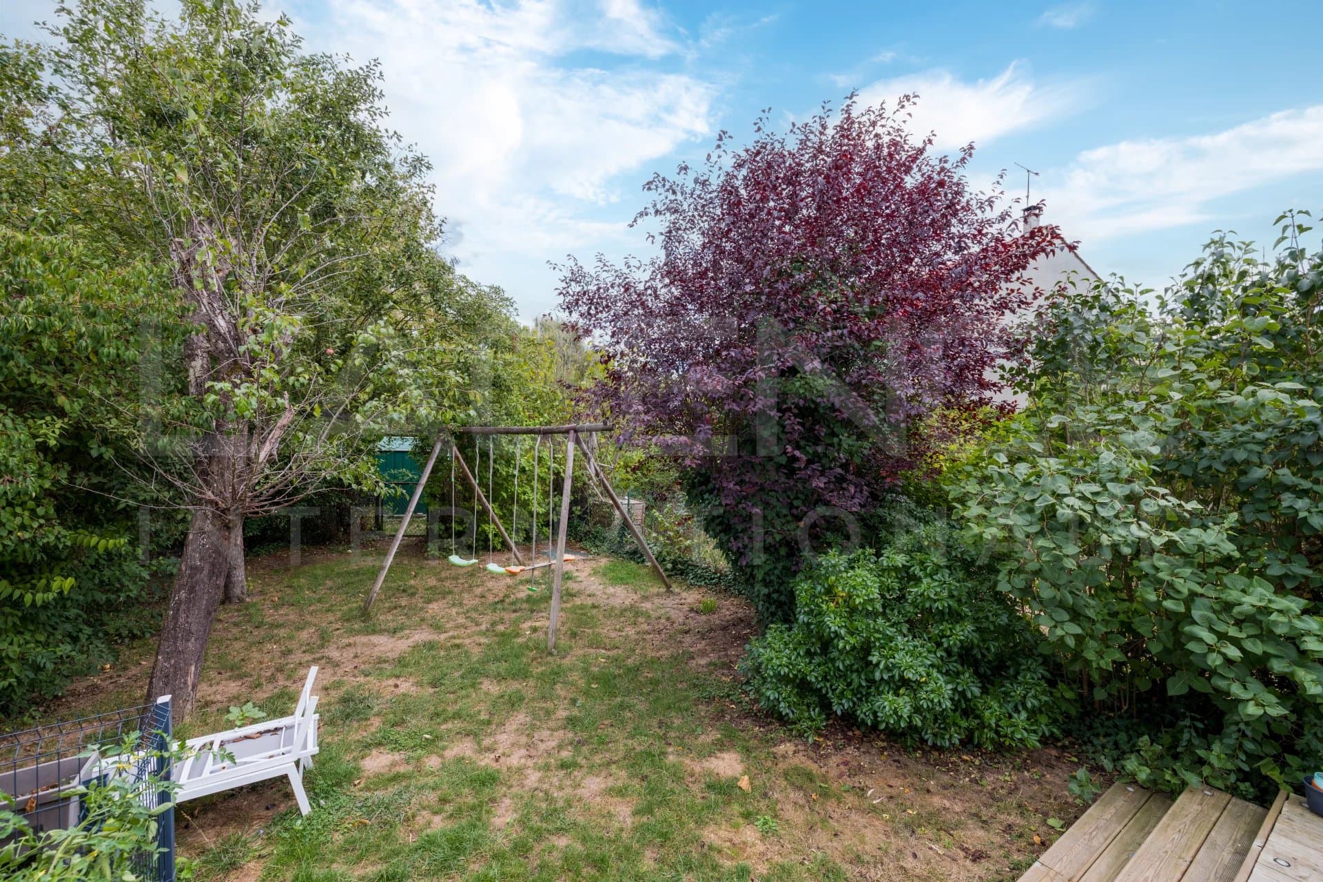 MAISON FAMILIALE DANS UN ENVIRONNEMENT CALME ET VERDOYANT - Image 8