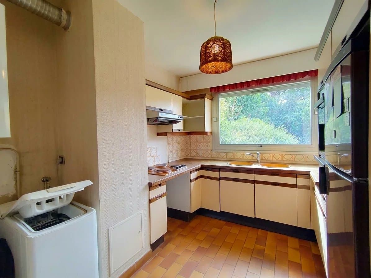 APPARTEMENT AVEC JARDIN PRIVATIF, CAVES ET PARKING - Image 5