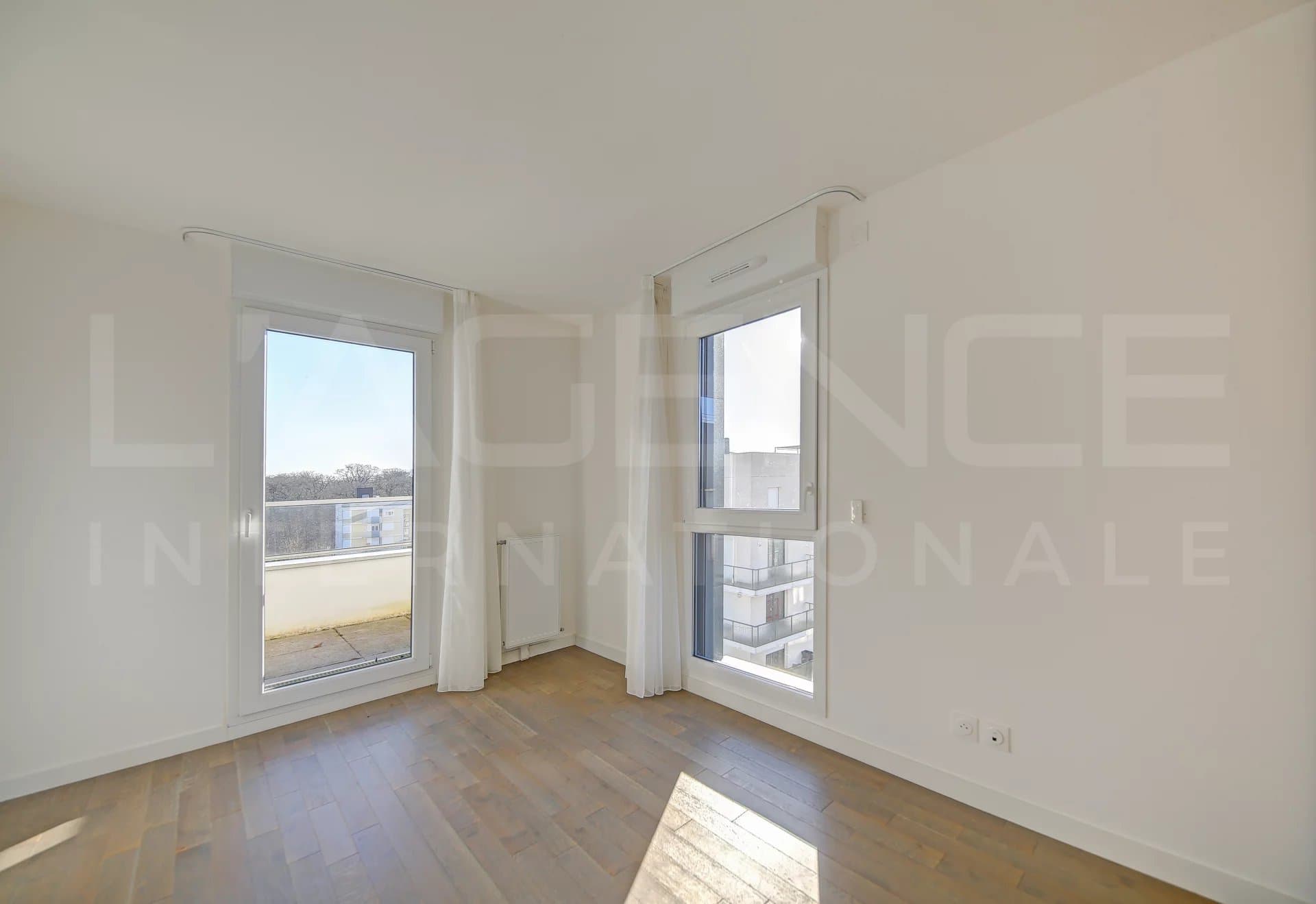 RECENT APARTMENT WITH NICE VIEWS - Image 10