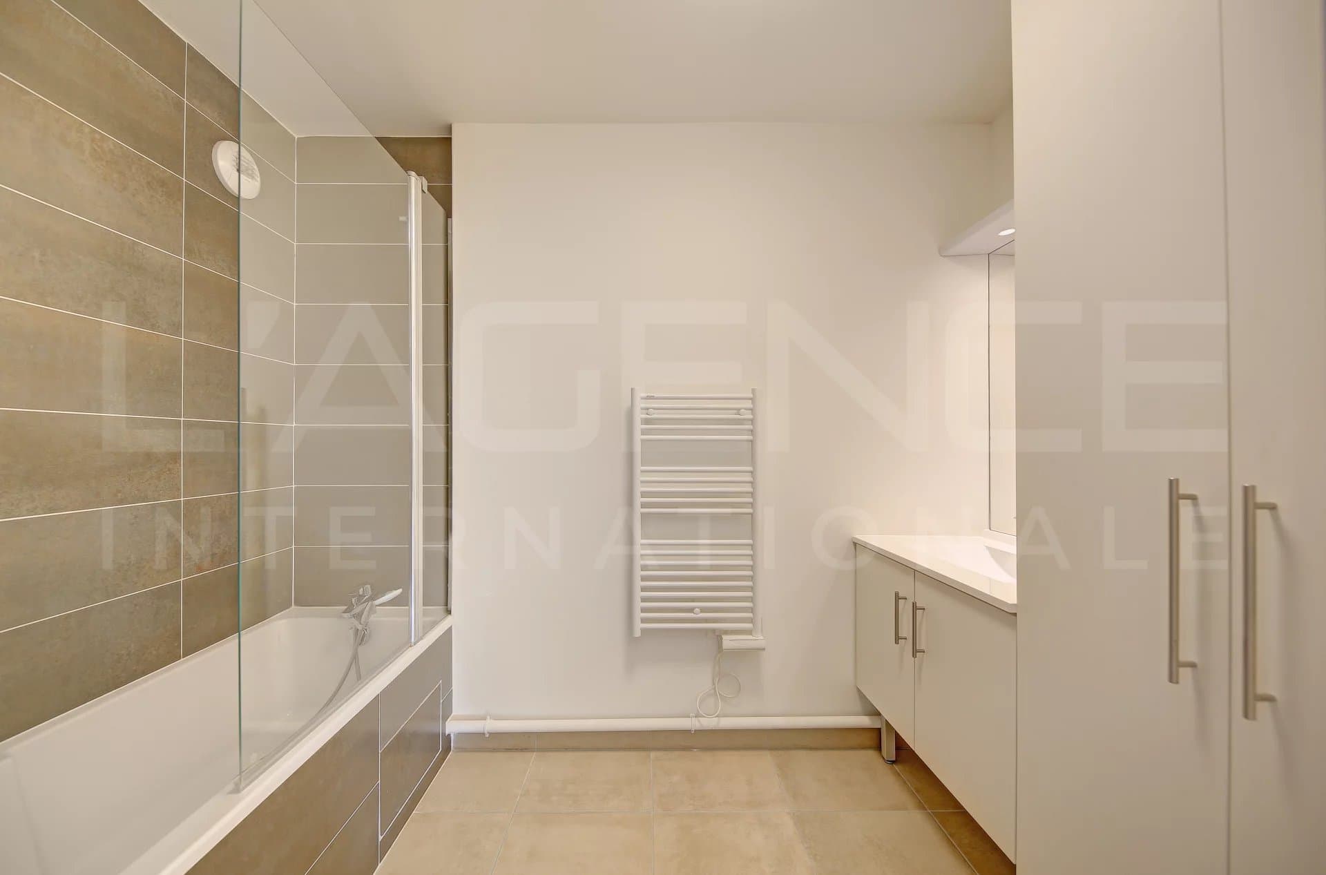 RECENT APARTMENT WITH NICE VIEWS - Image 11