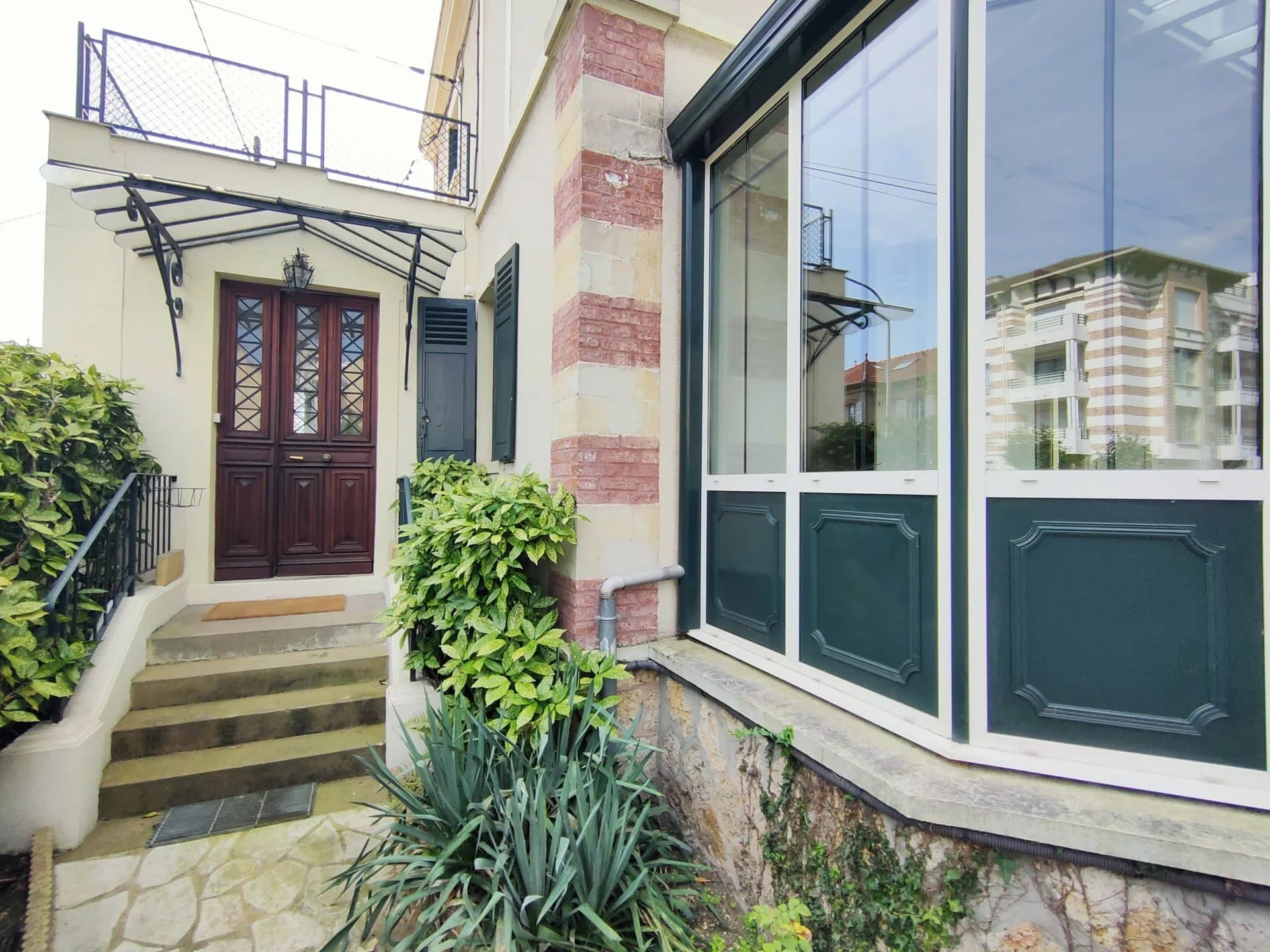 LE VESINET - FURNISHED RENTAL WITH GARDEN - Image 2