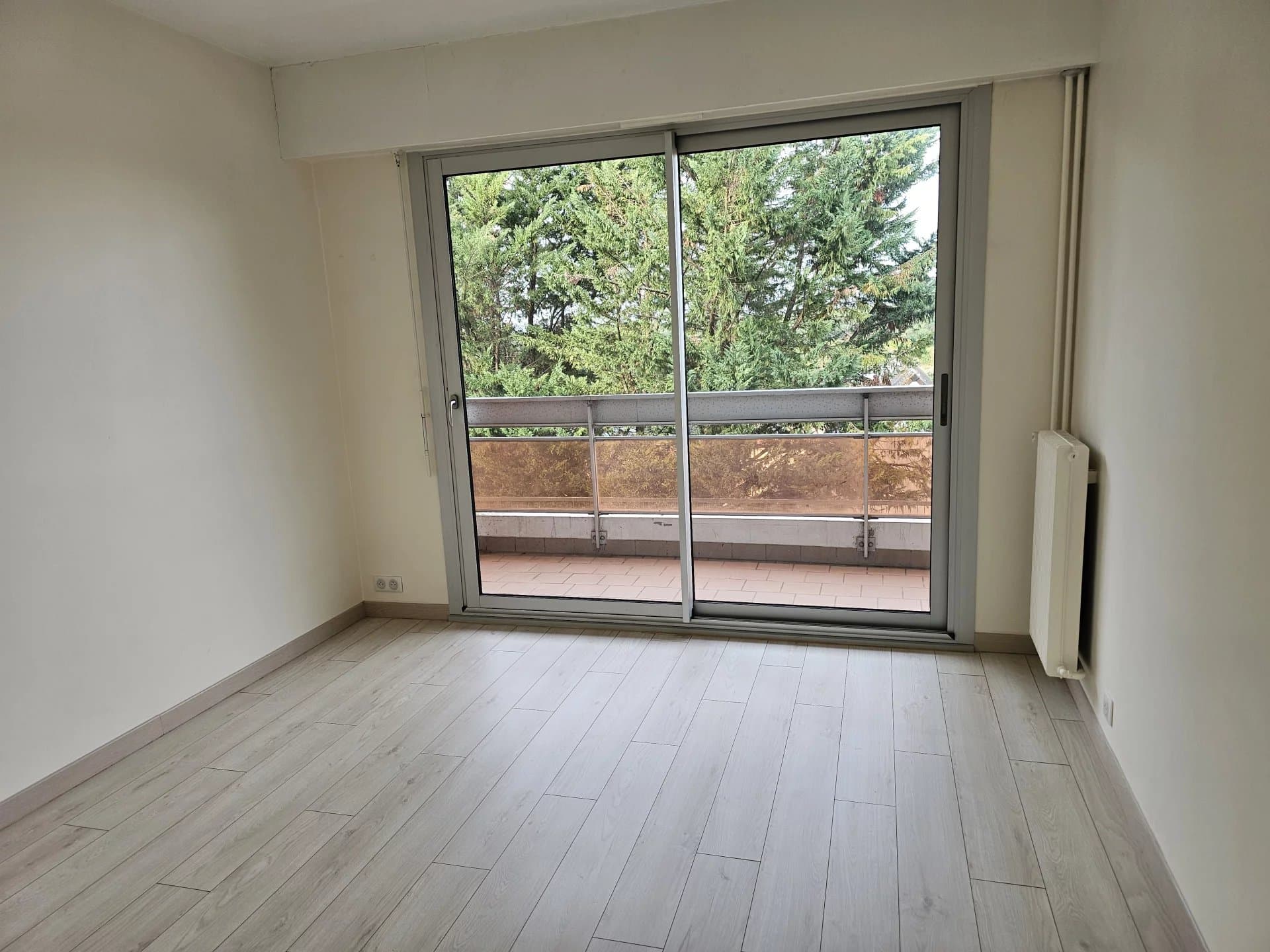 CHAMBOURCY APPARTEMENT F3 AVEC VUE DEGAGEE - Image 7