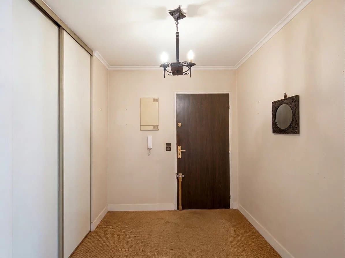 APPARTEMENT AVEC JARDIN PRIVATIF, CAVES ET PARKING - Image 8
