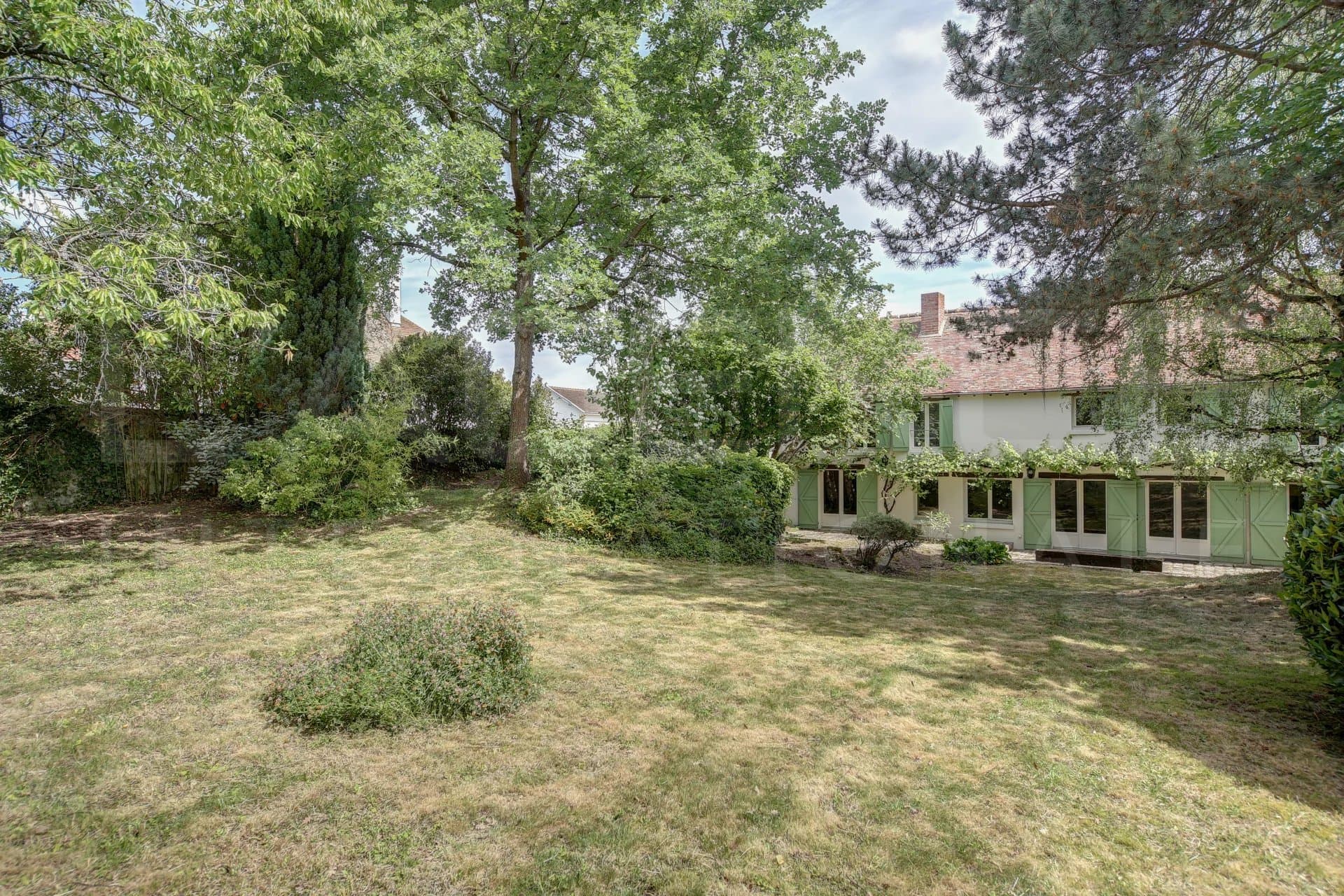 BELLE LONGERE ORGEVAL CENTRE VILLE - Image 4