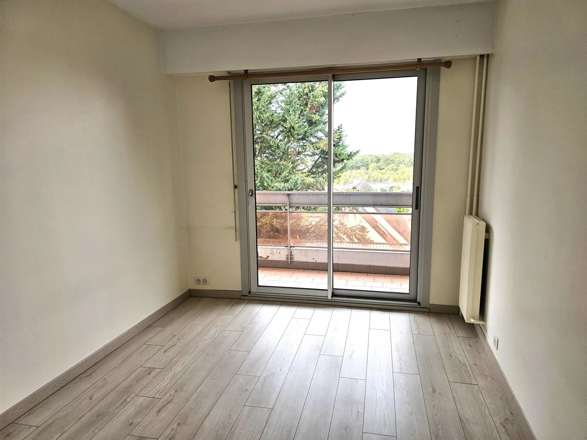 CHAMBOURCY APPARTEMENT F3 AVEC VUE DEGAGEE - Image 5