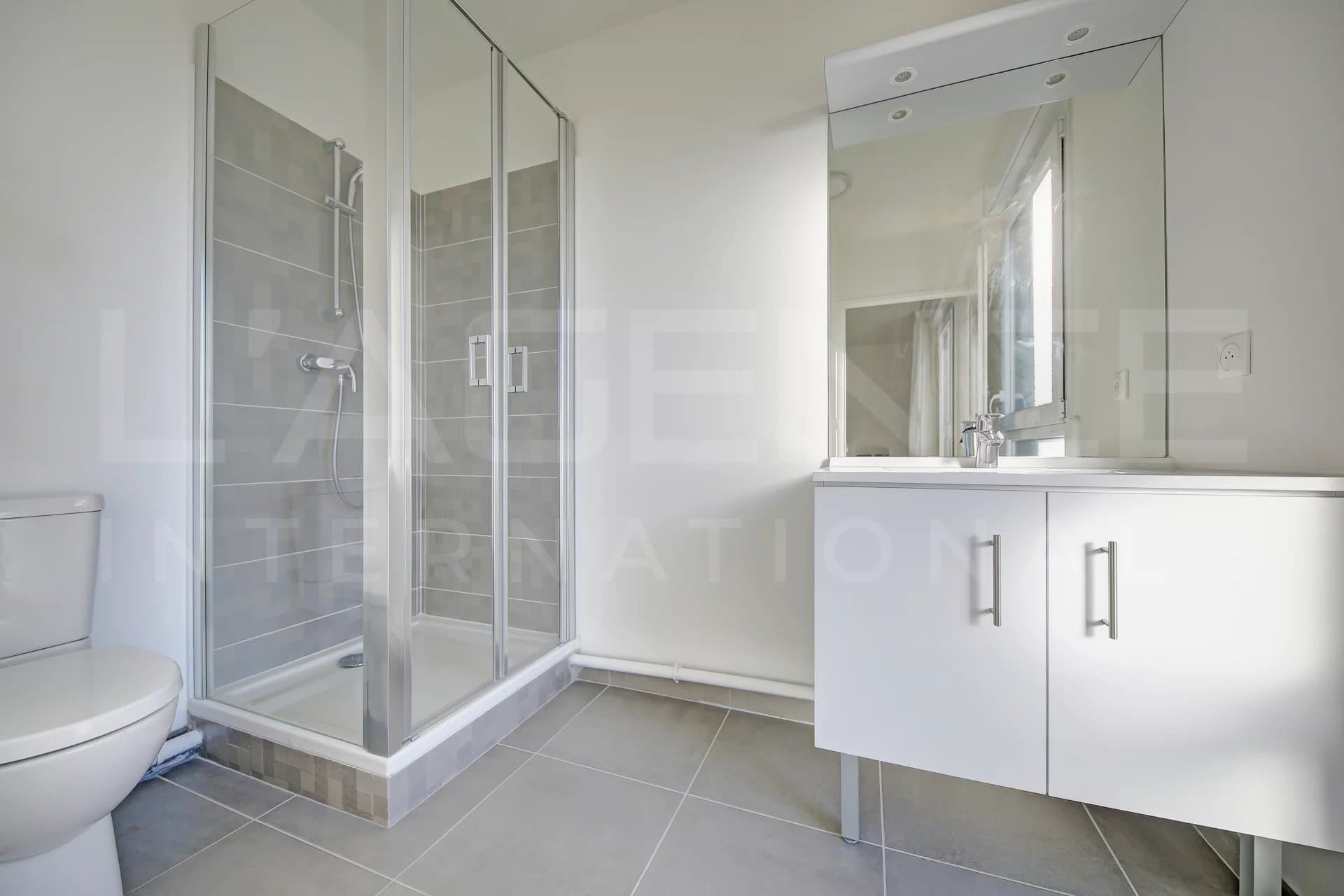 RECENT APARTMENT WITH NICE VIEWS - Image 14