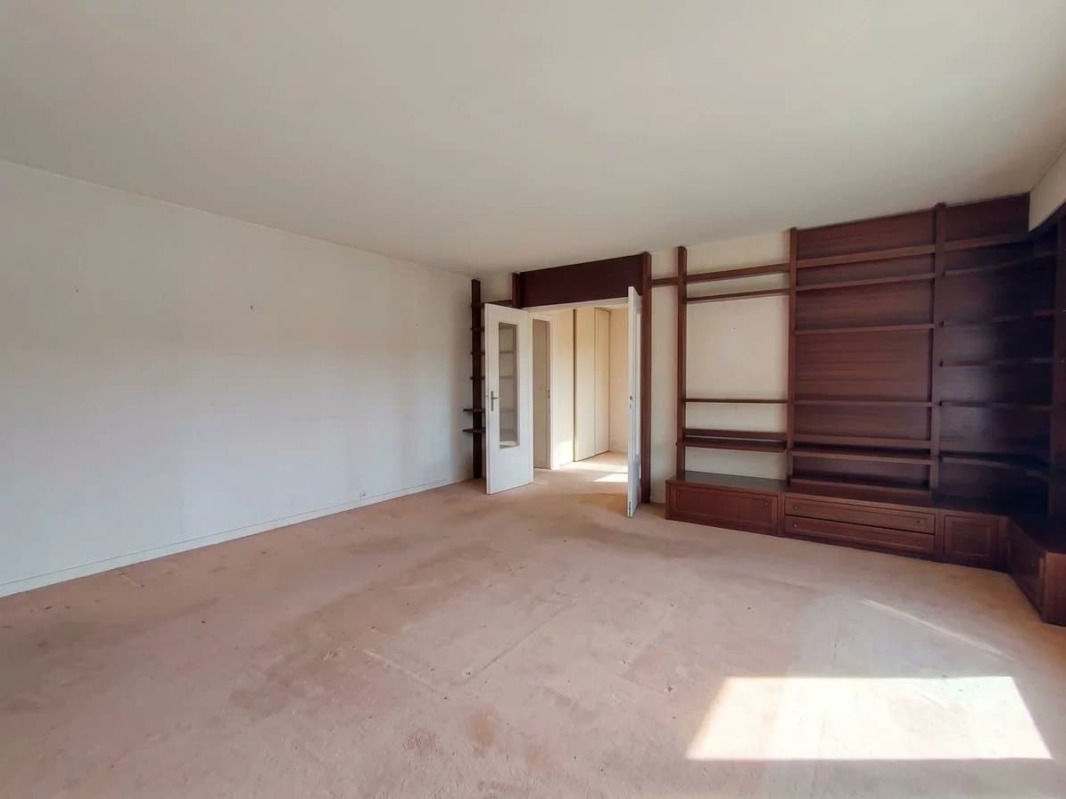 APPARTEMENT AVEC JARDIN PRIVATIF, CAVES ET PARKING - Image 4