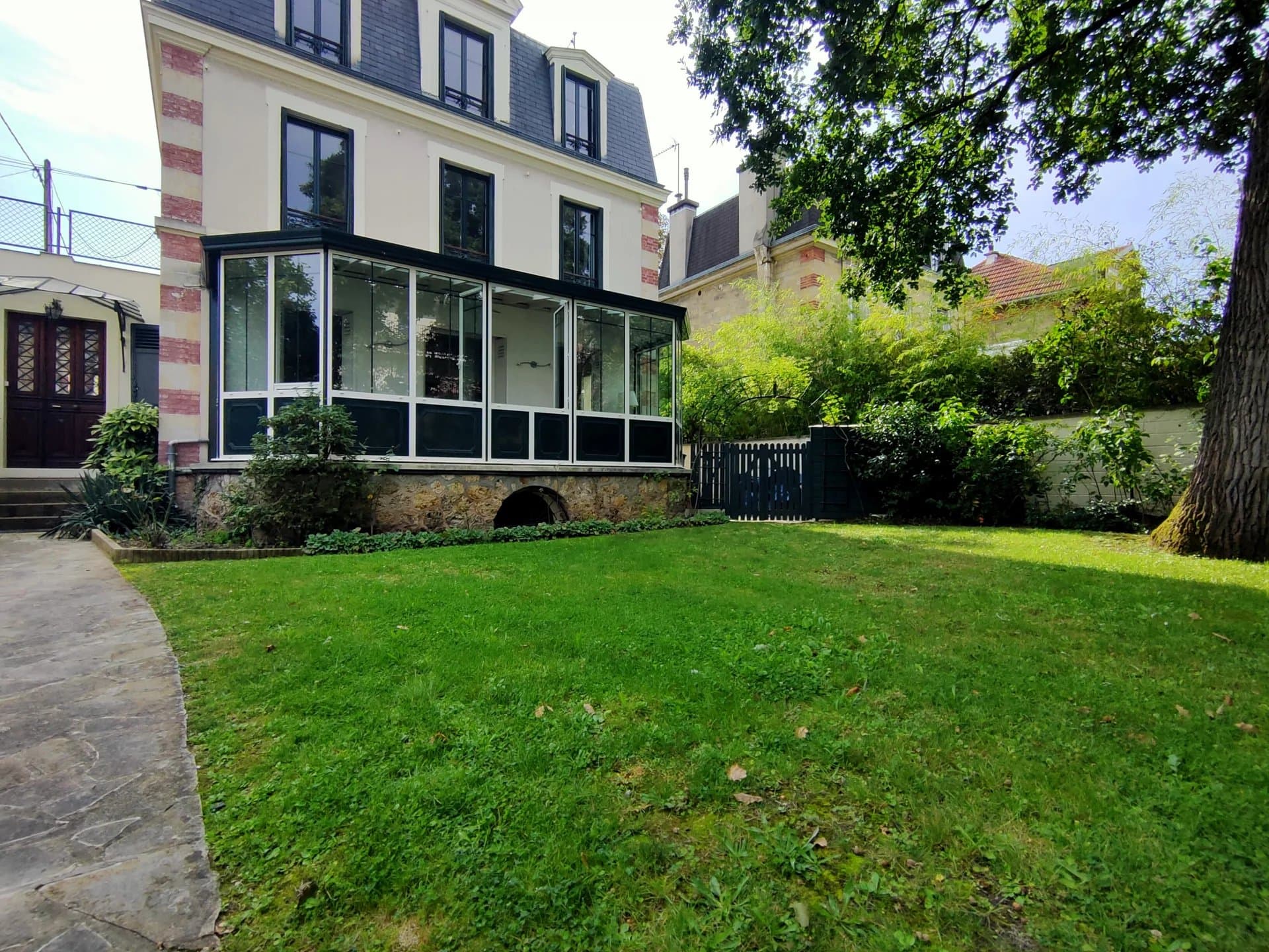 LE VESINET - FURNISHED RENTAL WITH GARDEN - Image 17