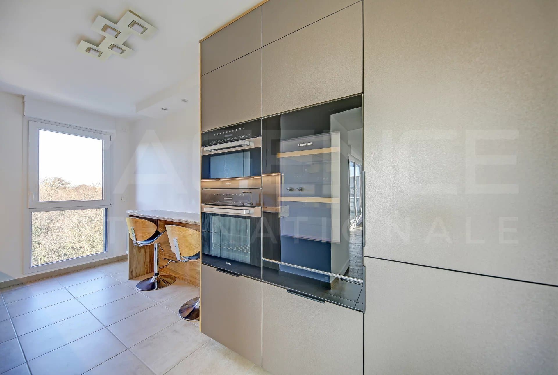 RECENT APARTMENT WITH NICE VIEWS - Image 9