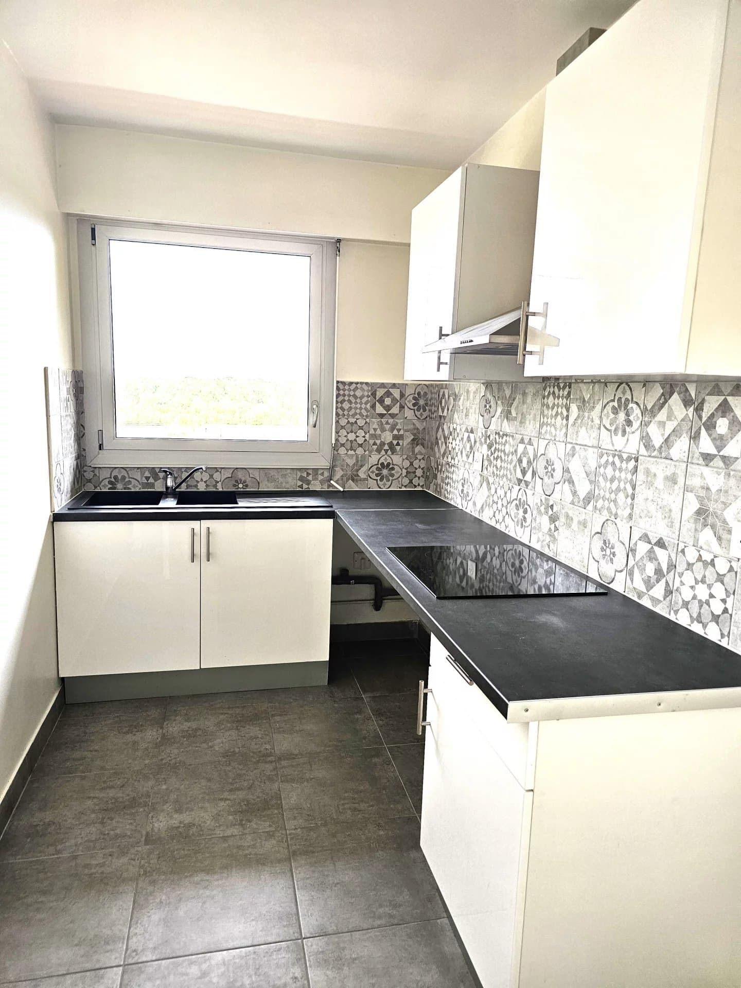 CHAMBOURCY APPARTEMENT F3 AVEC VUE DEGAGEE - Image 4