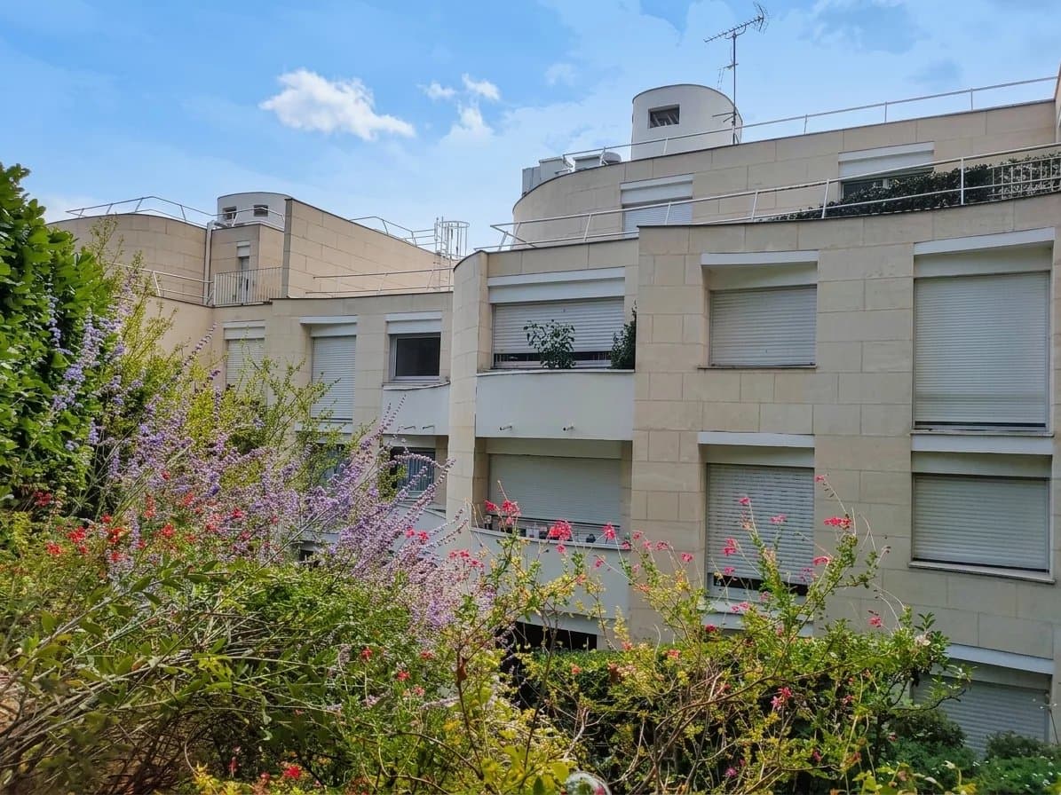 APPARTEMENT AVEC JARDIN PRIVATIF, CAVES ET PARKING - Image 15