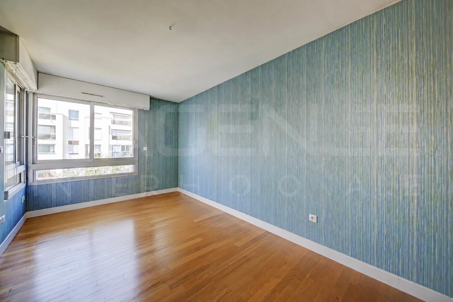 3-PIECE APARTMENT ON THE TOP FLOOR WITH CELLAR AND PARKING - Image 8