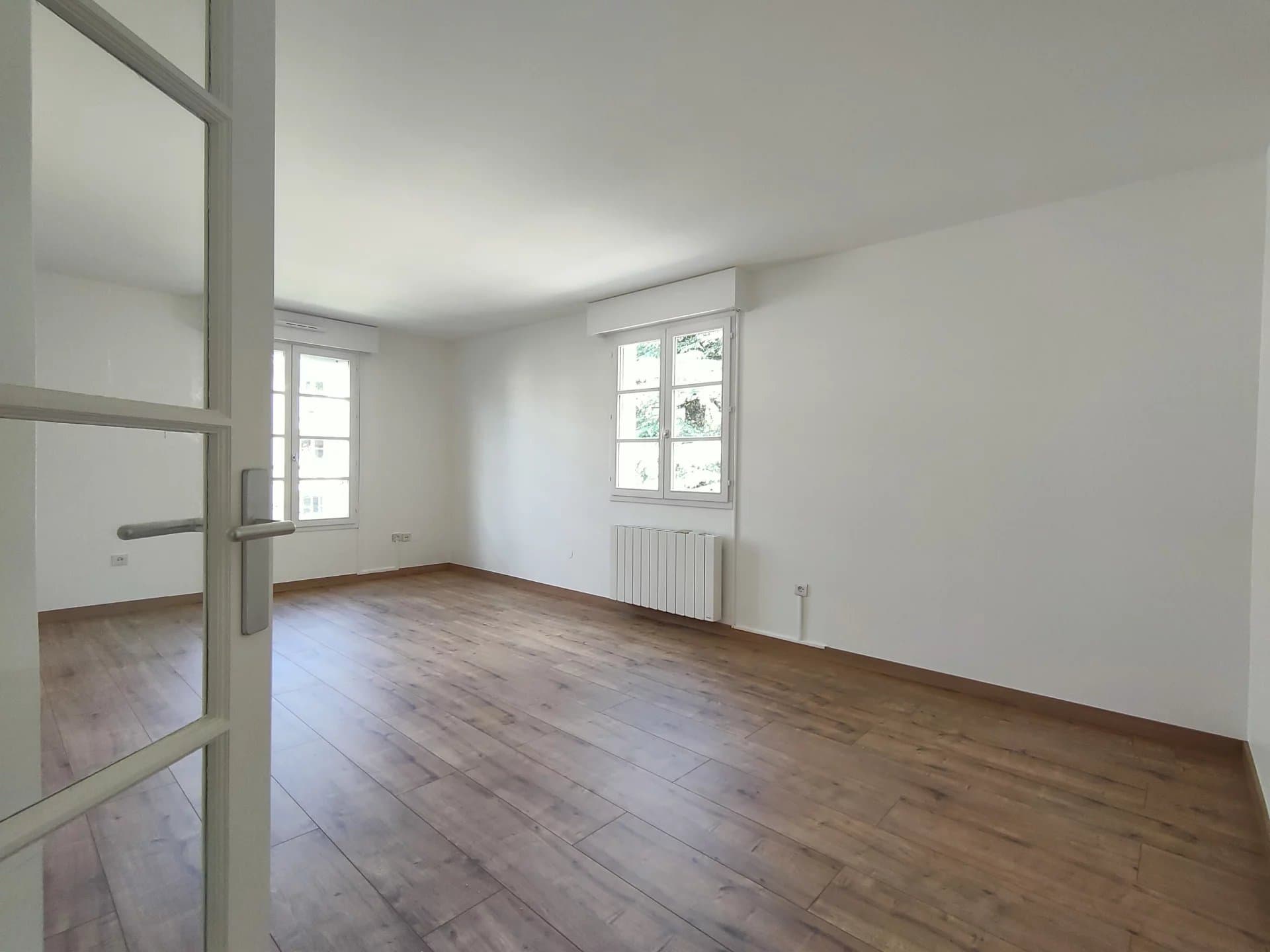 SAINT-GERMAIN-EN-LAYE - FLAT WITH ONE BEDROOM - Image 3