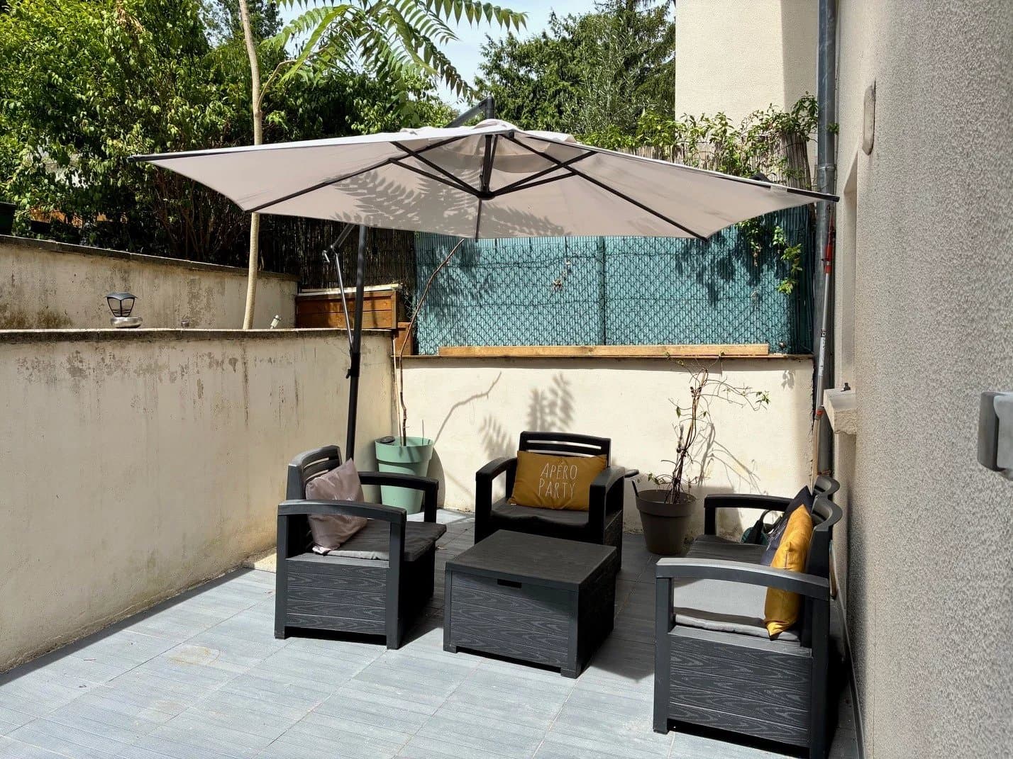 LE PECQ – FURNISHED HOUSE WITH GARDEN - Image 1