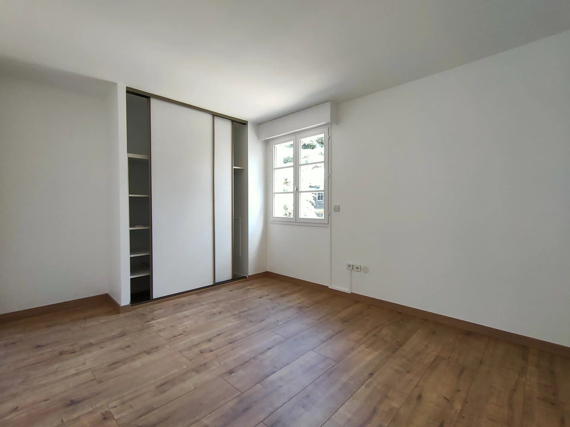 SAINT-GERMAIN-EN-LAYE - FLAT WITH ONE BEDROOM - Image 12