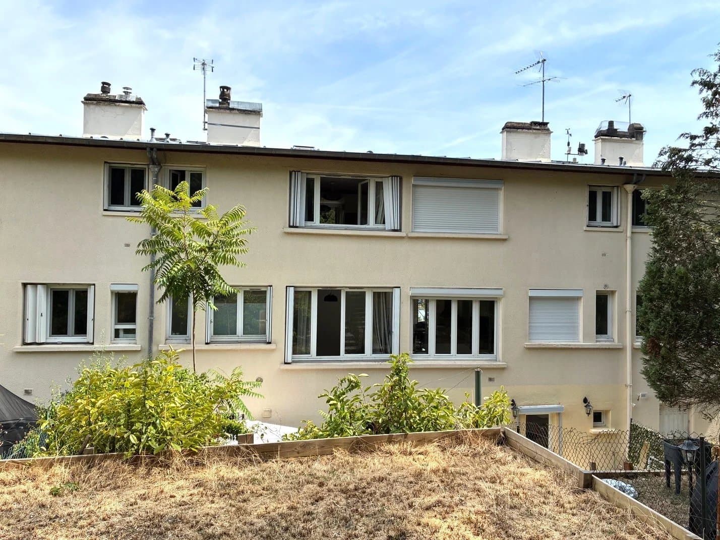 LE PECQ – FURNISHED HOUSE WITH GARDEN - Image 23