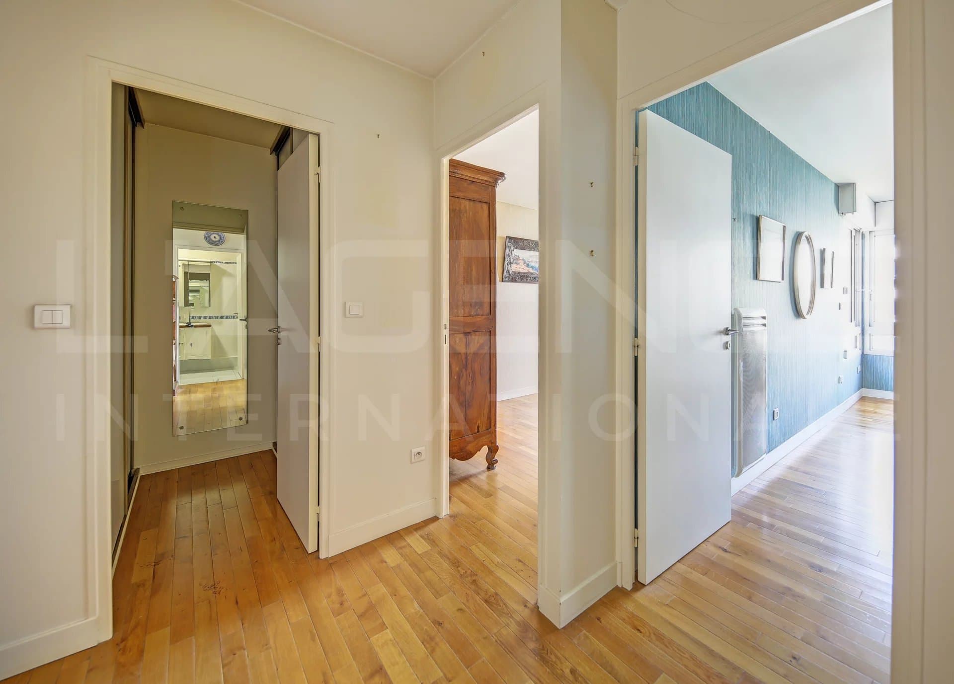 3-PIECE APARTMENT ON THE TOP FLOOR WITH CELLAR AND PARKING - Image 7